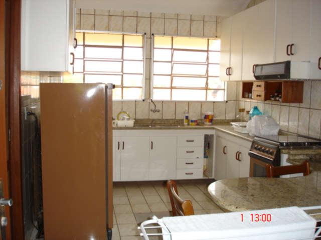 Vista parcial da sala.