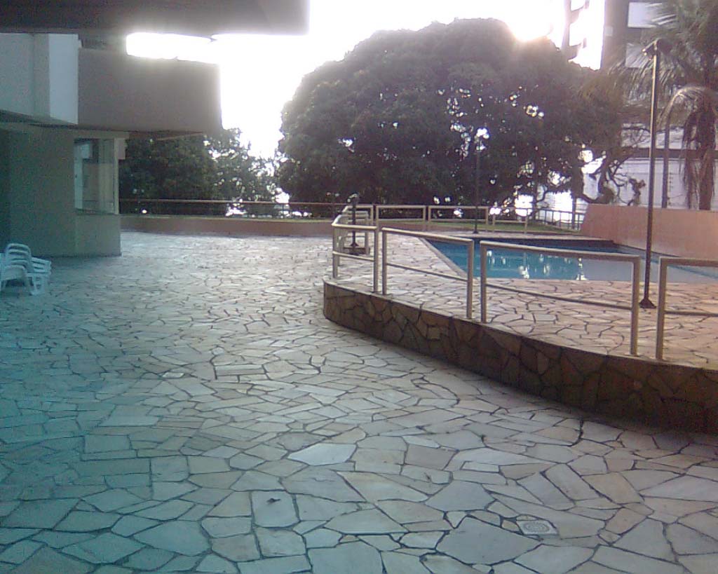 P�tio e piscina.